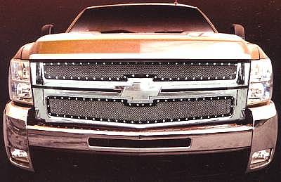 SILVERADO SHOWN WITH RT GRILLE PACKAGE